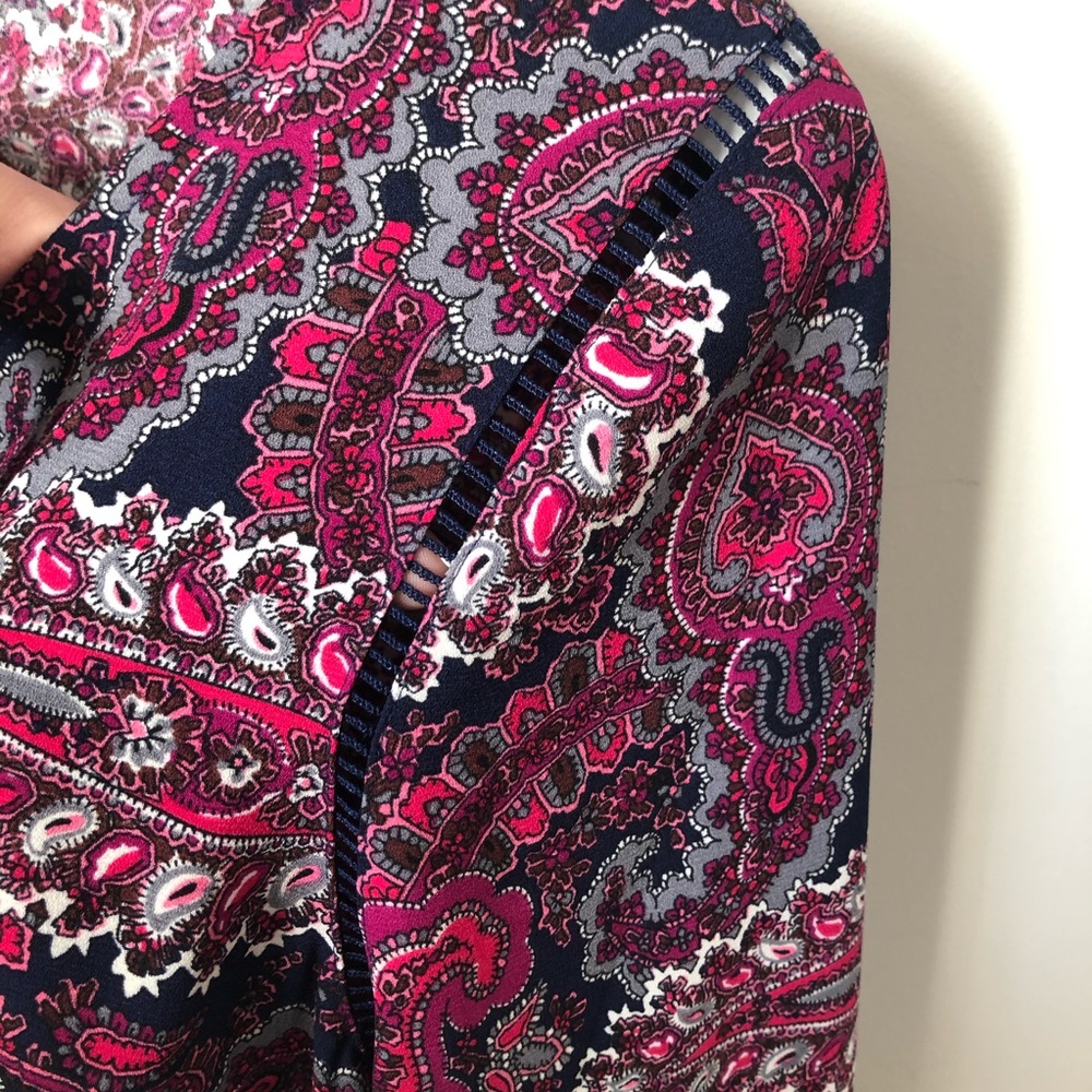Talbots Pink Paisley Print Perforated Shoulder 3/4 Bell Sleeve Blouse Medium - Picture 6 of 6